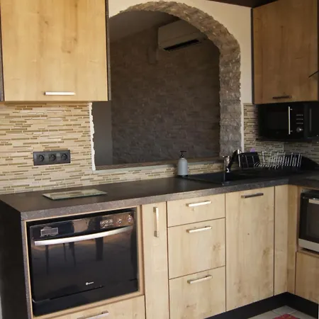 2p Au Calme, Jardin, Piscine, Vue Panoramique Et Stationnement